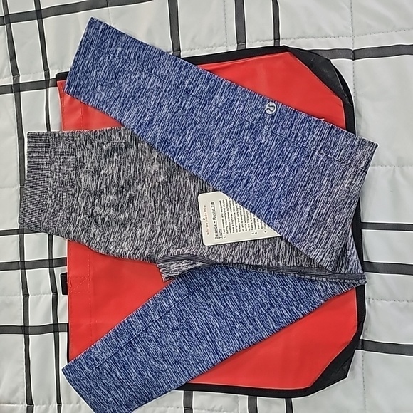 lululemon athletica Pants - NWT Lululemon Balance Resist 7/8 Tight (25") Midnight Navy White Psychic Size 4